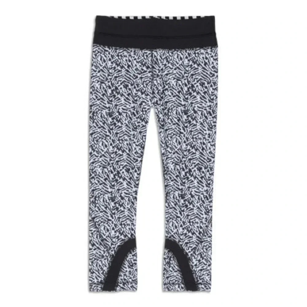 Lululemon Pace Pusher Crop blk/white xs EUC